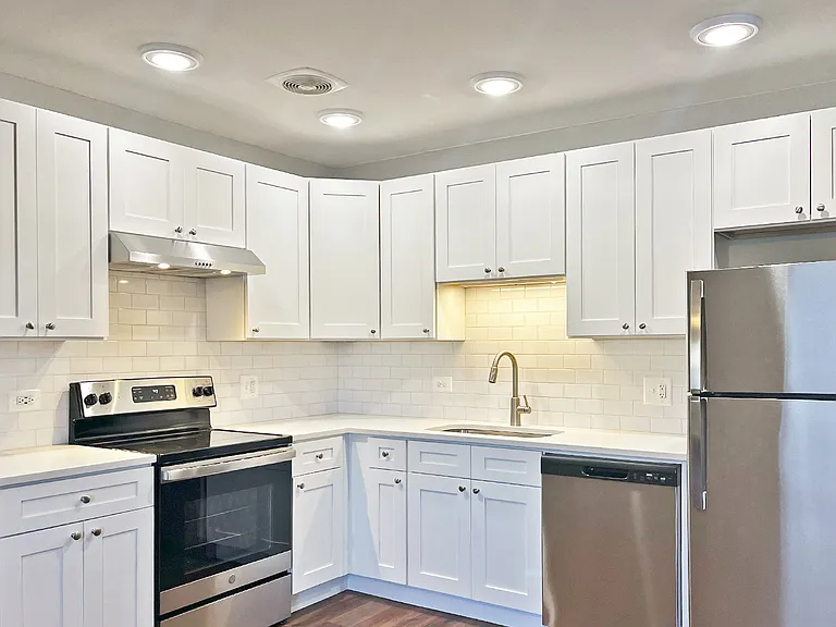 516 Des Plaines Ave. — Photo 5