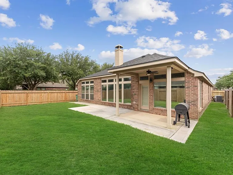 14902 Whispy Green Ct — Photo 17