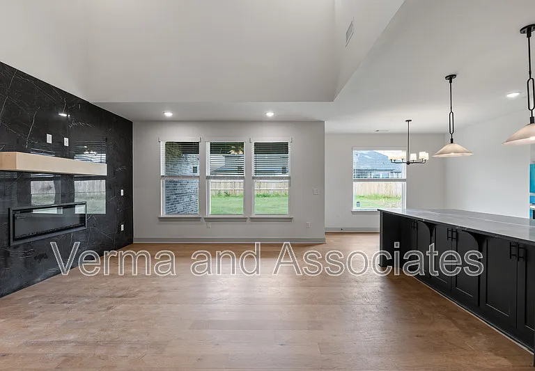 1121 Whistler St — Photo 18
