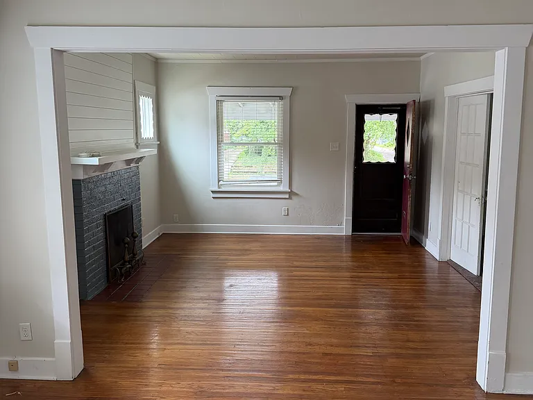 741 W Vine St — Photo 3