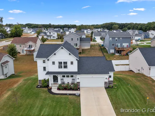 463 Acadia Ct, Middleville, MI 49333