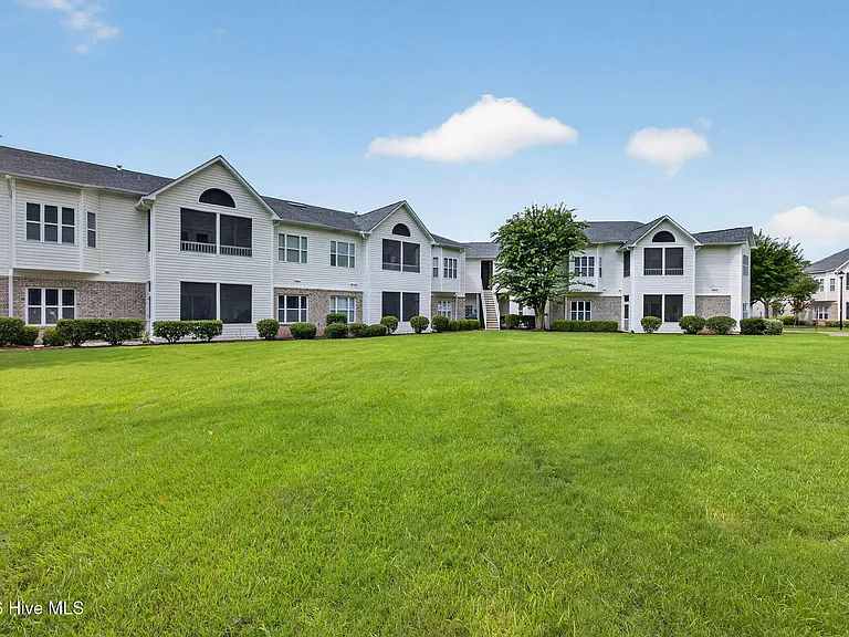 3901 Botsford Ct #101 — Photo 41