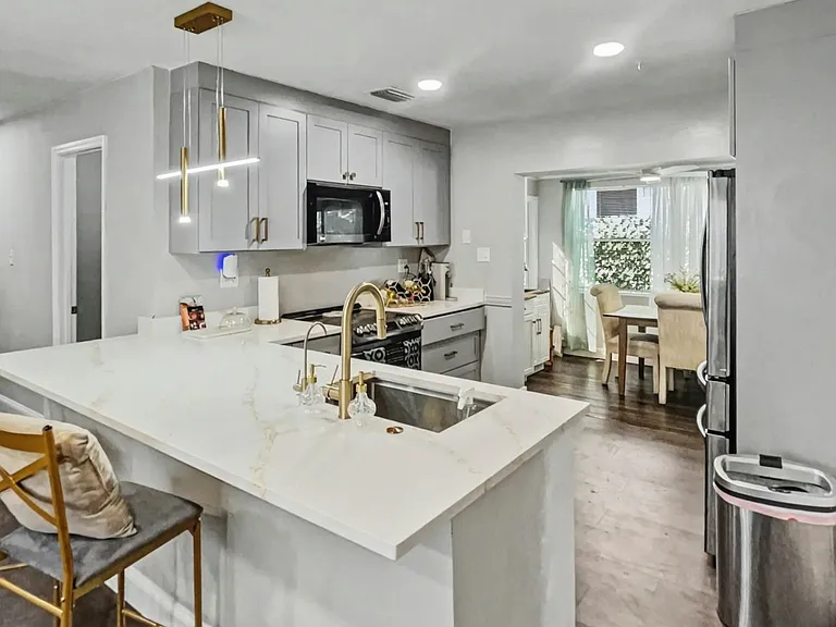 1204 E Lambright St #3 — Photo 8