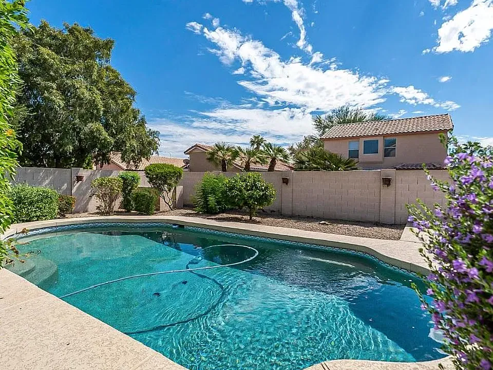1135 W Macaw Dr