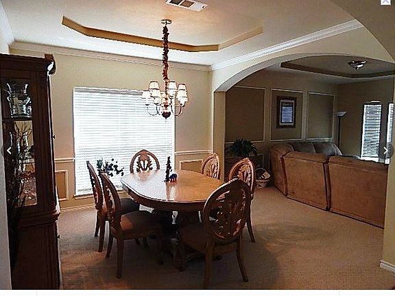 3rd image of 9 Whispering Bend Ct