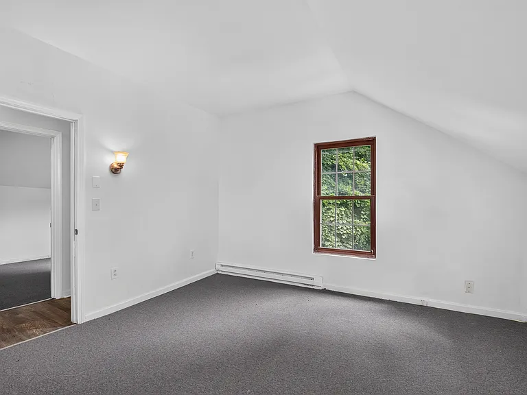 85 Vernon Ave #2 — Photo 8