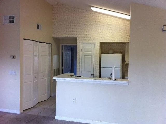 10000 SW 52nd Ave #16 — Photo 5
