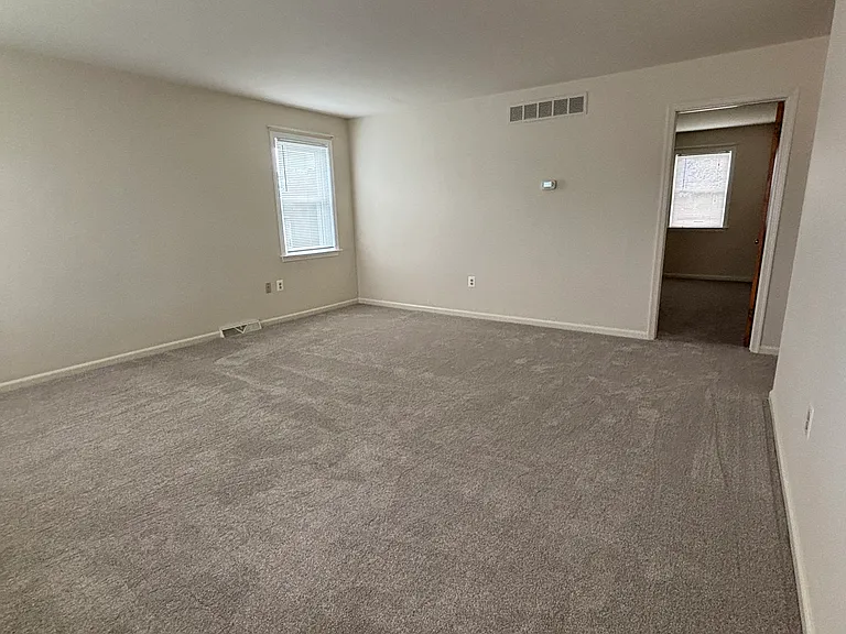 260 Jan Dr — Photo 7