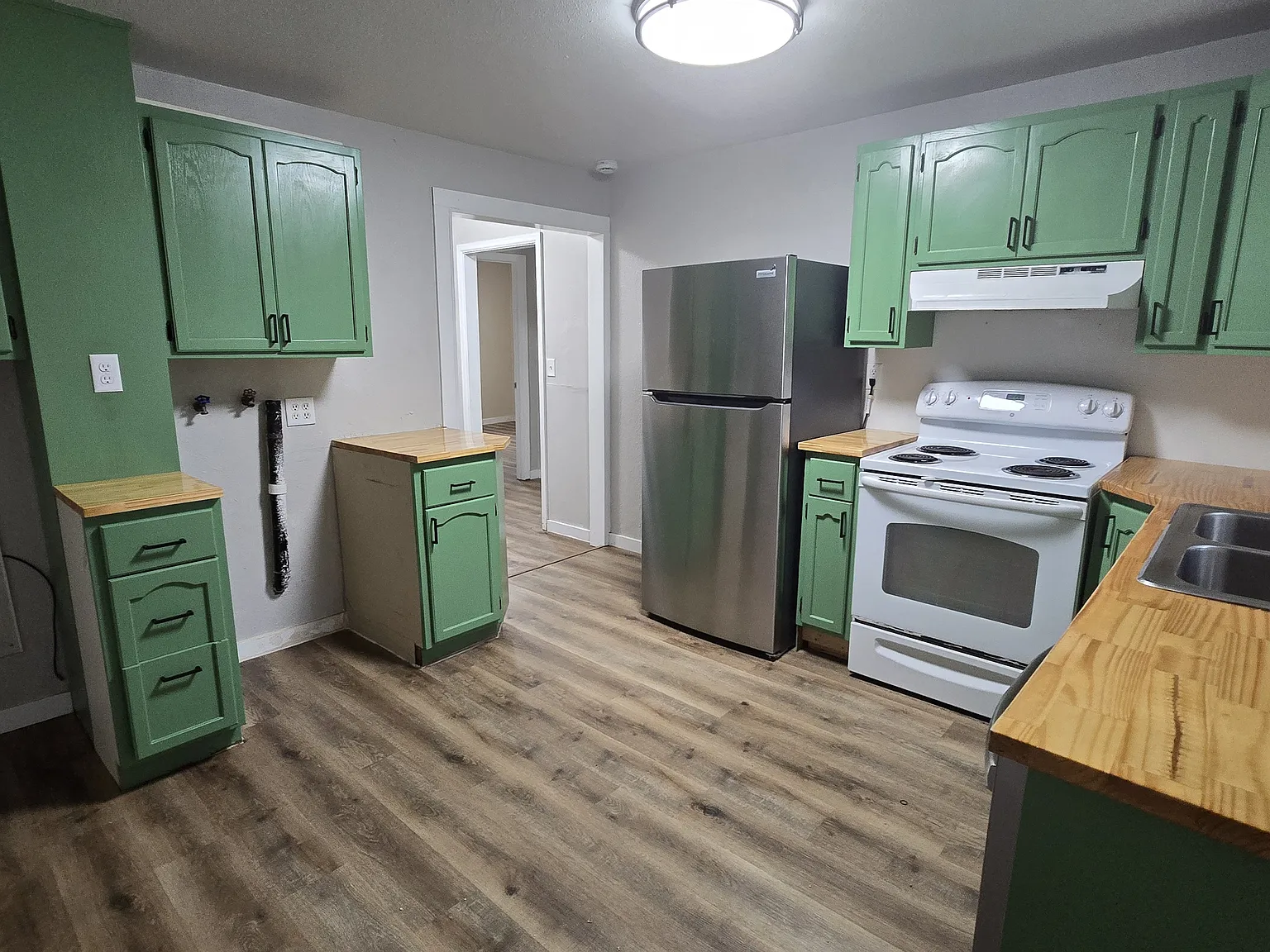 2 bed, 750 sqft, $1,100 — Photo 2