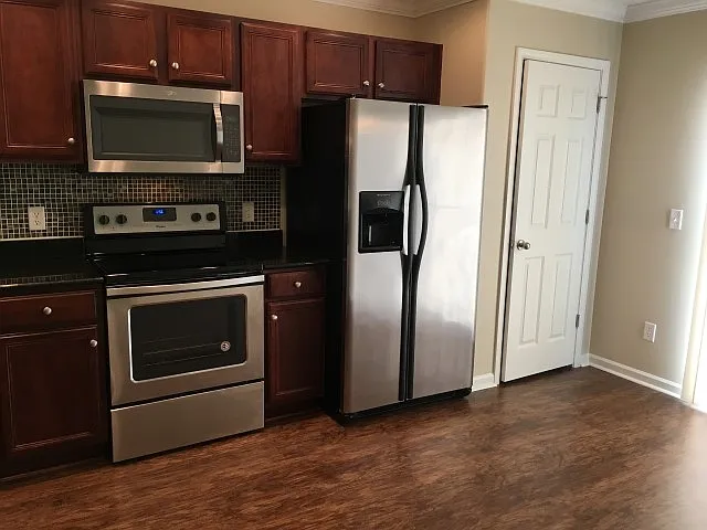 5 Miller Pond Rd — Photo 2