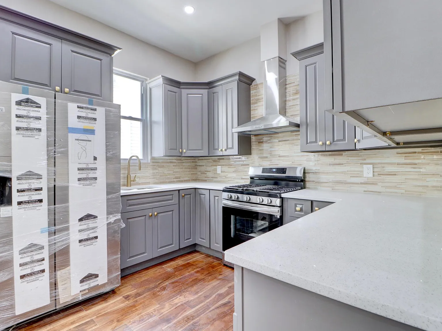 3 bed, 1000 sqft, $3,600 — Photo 4