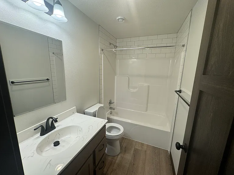 822 W 6th St #NA — Photo 10