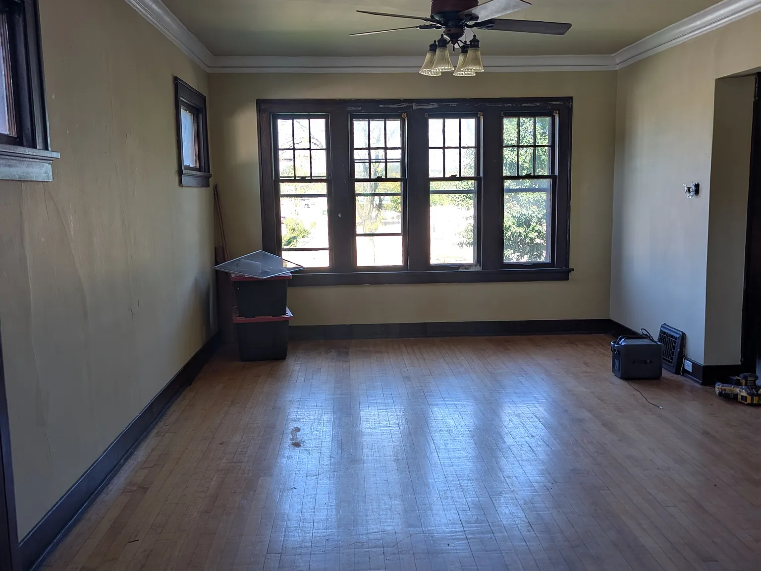 2 bed, 1000 sqft, $1,100 — Photo 2