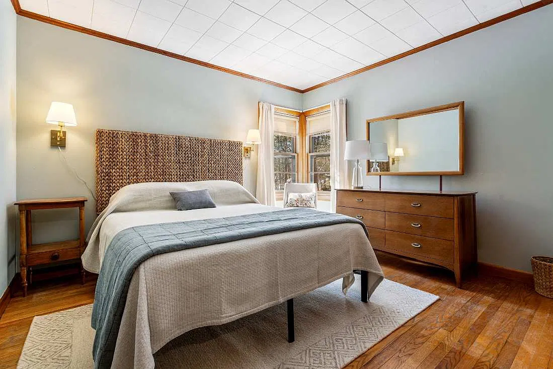 353 Seaside Ave — Photo 4