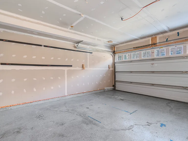 7451 Burnside Way — Photo 33