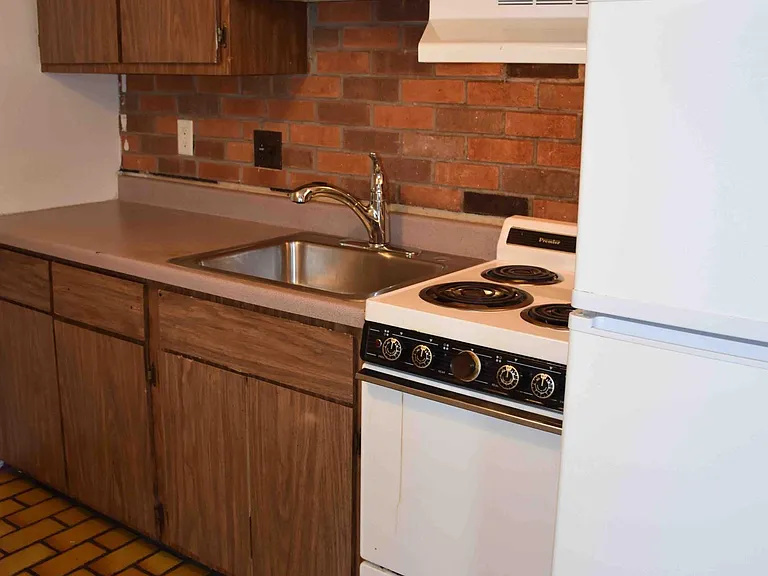 54 University Ave #6 — Photo 4