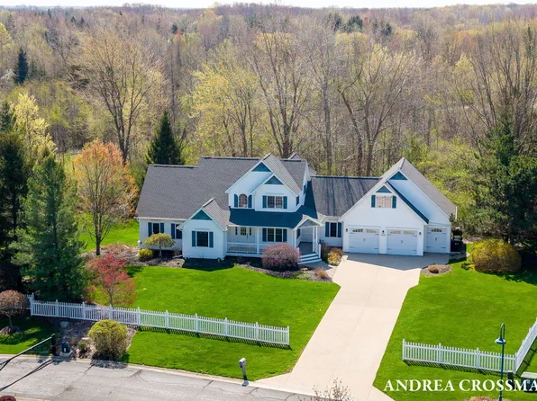 7250 Beverly Dr, South Haven, MI 49090