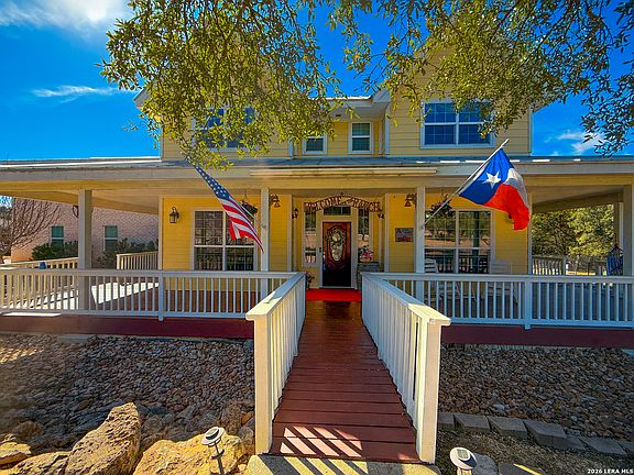 3rd image of 6015 Cornwall