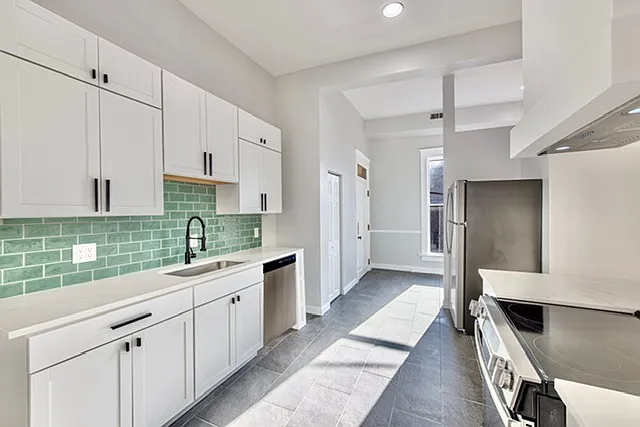 319 S Union Ave #C — Photo 2