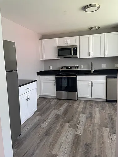 Marshfield Apartments Photo 1