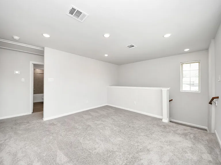 16489 Moss Ln — Photo 17