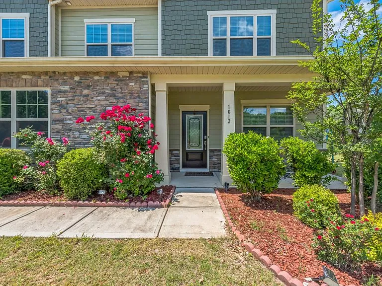 1012 Leland Dr — Photo 2
