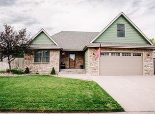 1712 Eaglecrest Ave, Salina, KS 67401