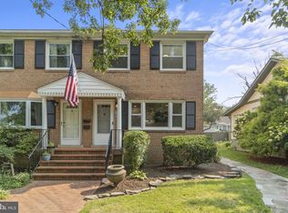 2 Forrest St #B, Alexandria, VA 22305