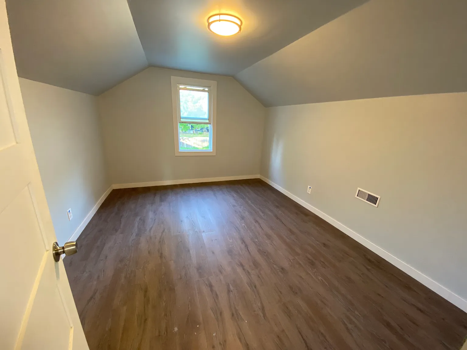 3 bed, 1410 sqft, $1,800 — Photo 4