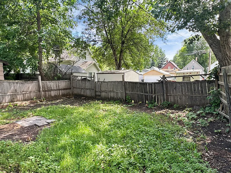 705 N 4th St — Photo 2