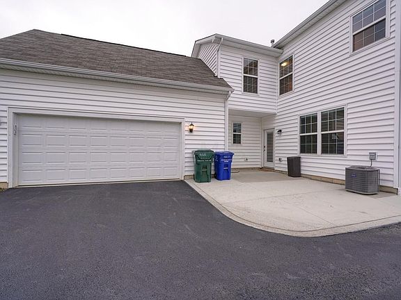 2nd image of 4021 Peregrine Pass Dr