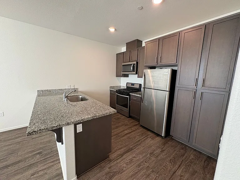 1525 G Ave — Photo 36