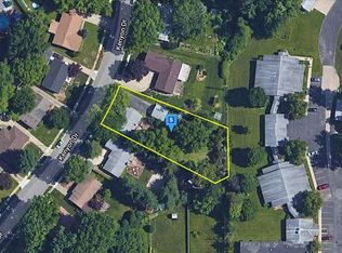 610 Kenyon Dr, Springfield, IL 62704