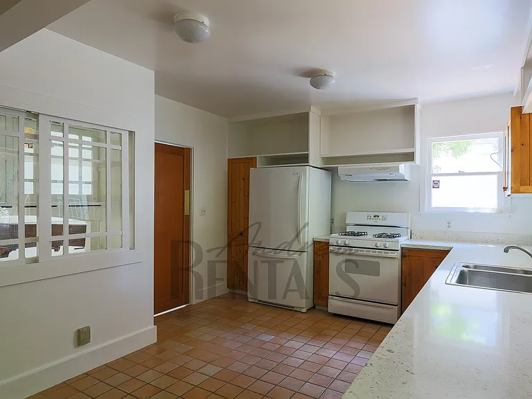 6011 Hillegass Ave — Photo 8