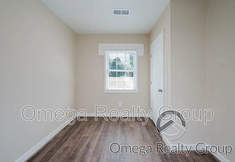 12 E Clay St — Photo 20