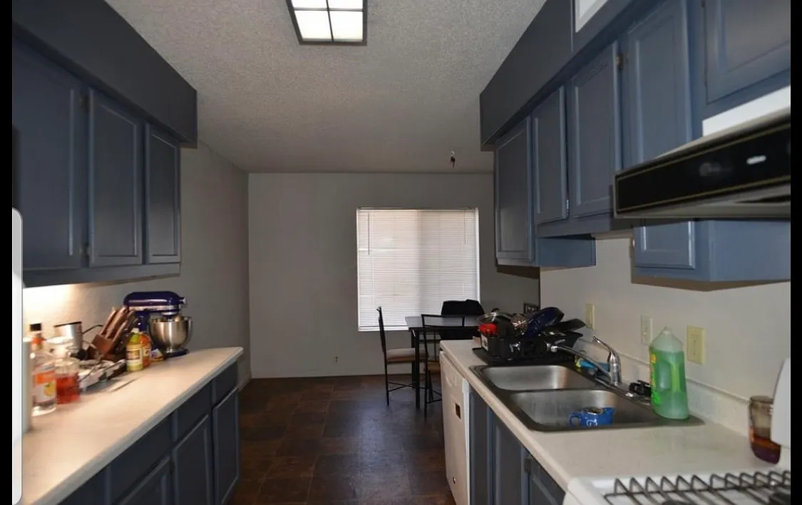 327 W Mountain View Dr — Photo 1