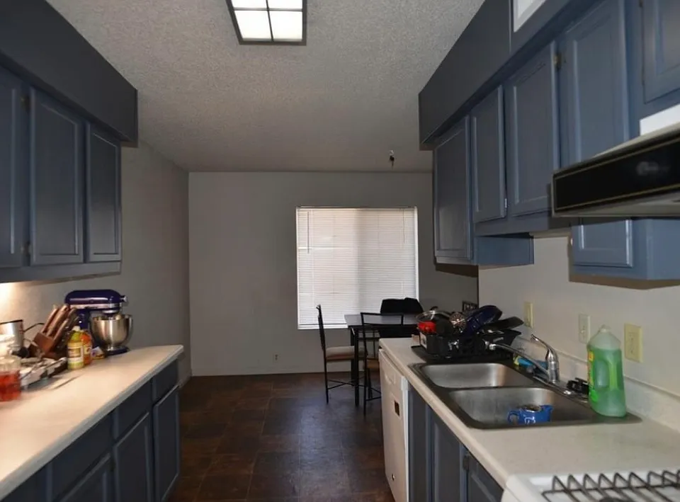 327 W Mountain View Dr