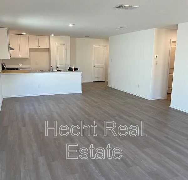 2906 Green Finch — Photo 10