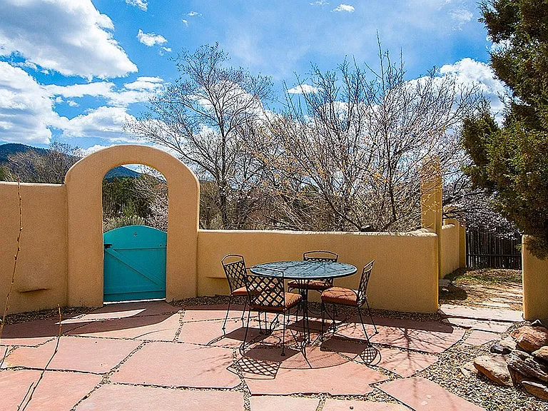 1297 Lejano Ln — Photo 25