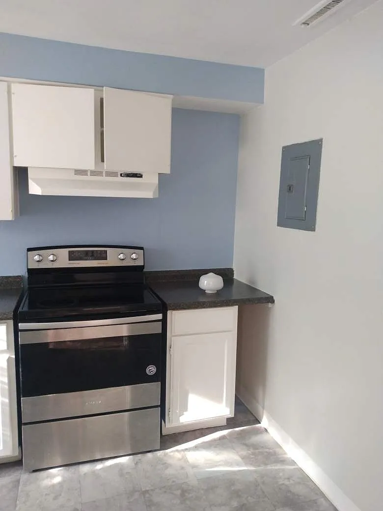 2 bed, 900 sqft, $975 — Photo 2