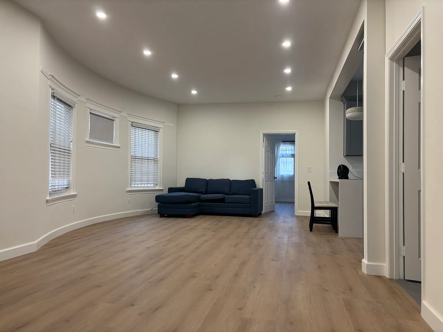 2 bed, 1184 sqft, $2,900 — Photo 2