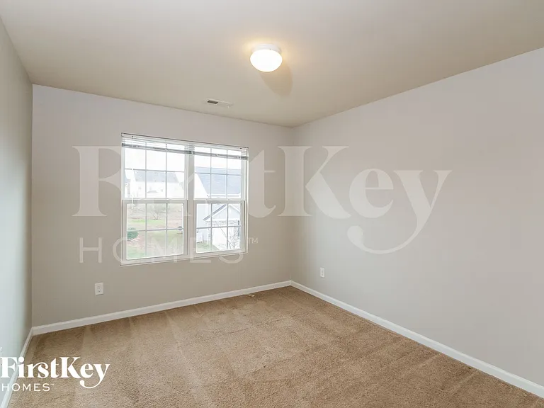 513 Ellingsworth Ln — Photo 12