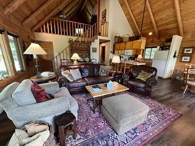 3 bed, 1600 sqft, $4,500 — Photo 1