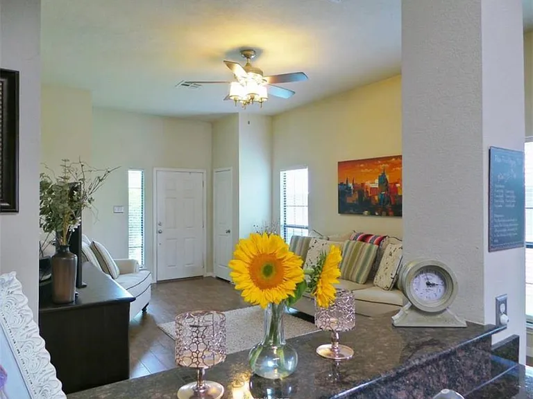 2711 Silver Oak Dr — Photo 7