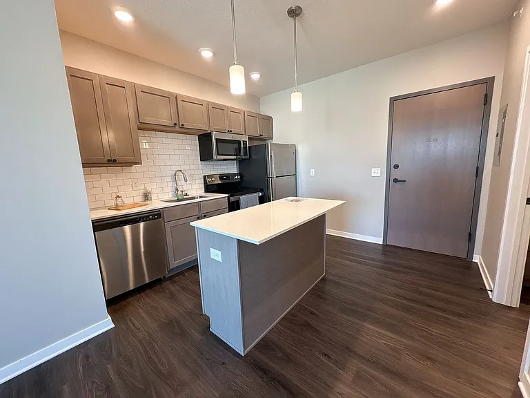 Level at Village Gardens — Photo 17