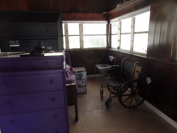 3rd image of 2252 Clifford St #1