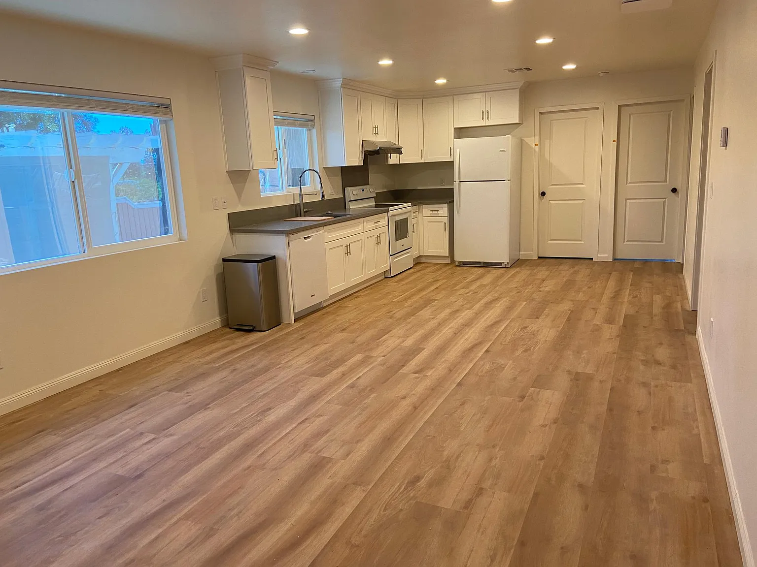 1 bed, $895 — Photo 3