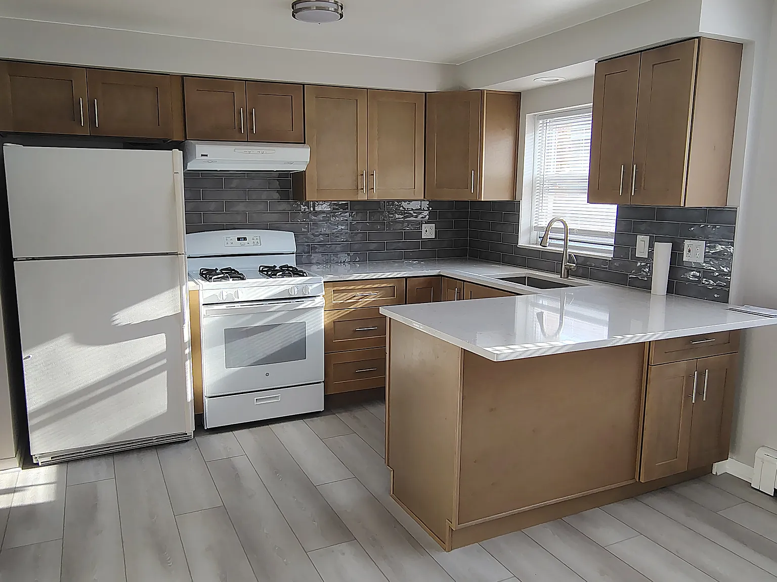 7645 W Irving Park Rd — Photo 1