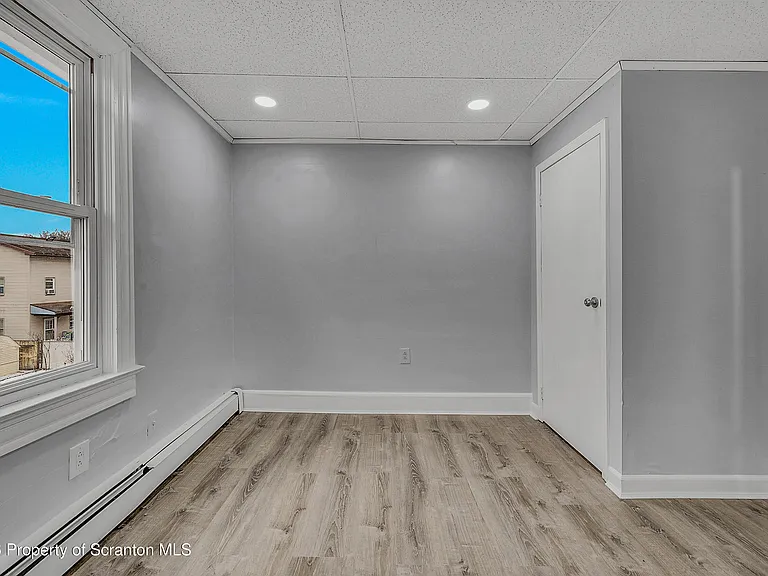 8 Green Ridge St #2 — Photo 12