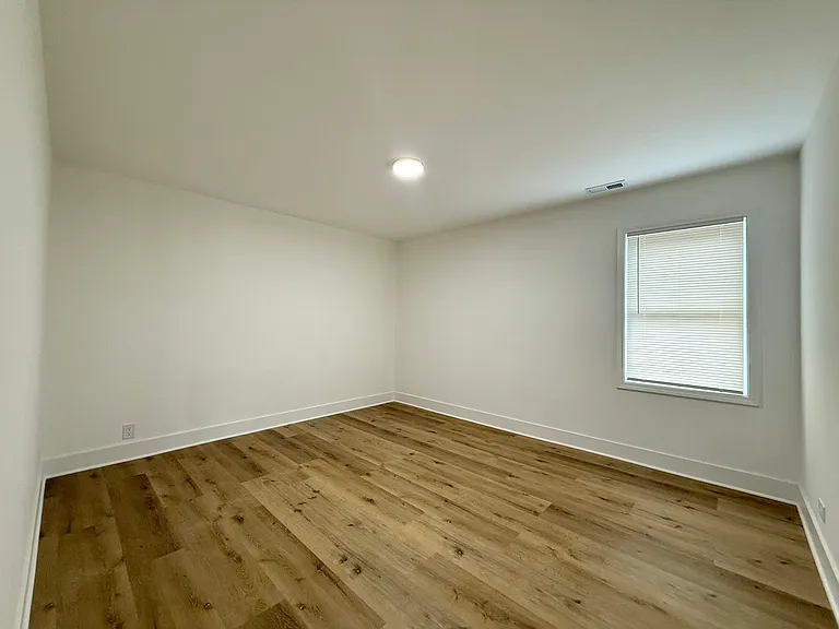 14916 Langley Ave — Photo 18